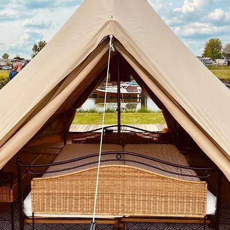 Bell Tent Aan De Haven Luxe tent Heerewaarden