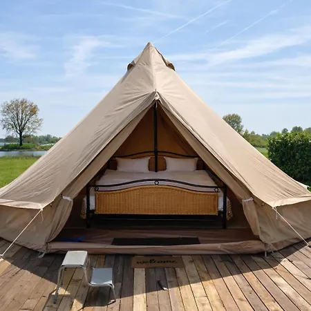 Bell Tent Aan De Haven Campo de lujo Heerewaarden