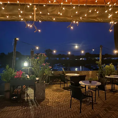 Bell Tent Aan De Haven